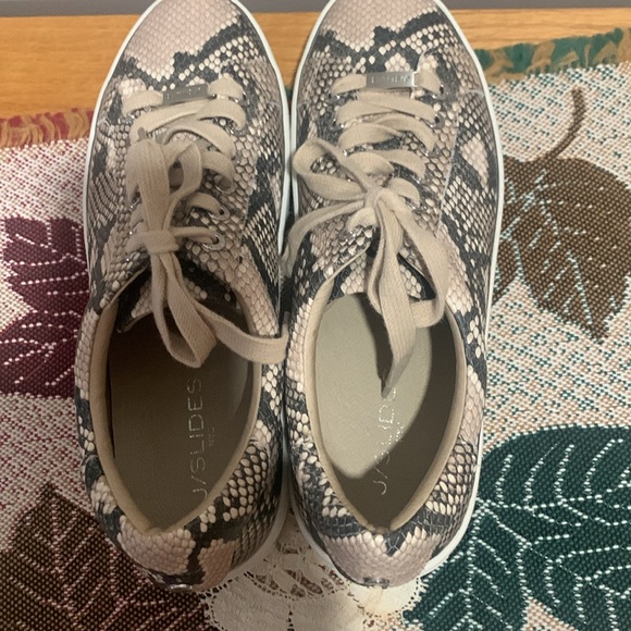 J/Slides snakeskin print low platform laced up sneakers Sz 8.5 M - Picture 11 of 12